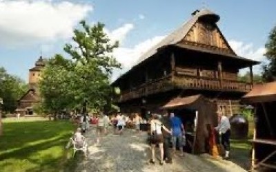 Rožnov pod Radhoštěm: Návštěva skanzenu – Valašského muzea v přírodě (11 km)